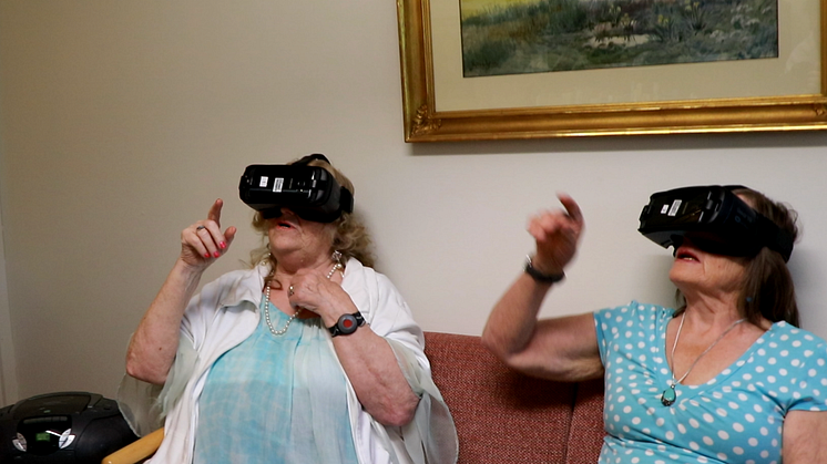 Äldre testar virtual reality i Södertälje. Foto: Andreas Holmquist Orlov