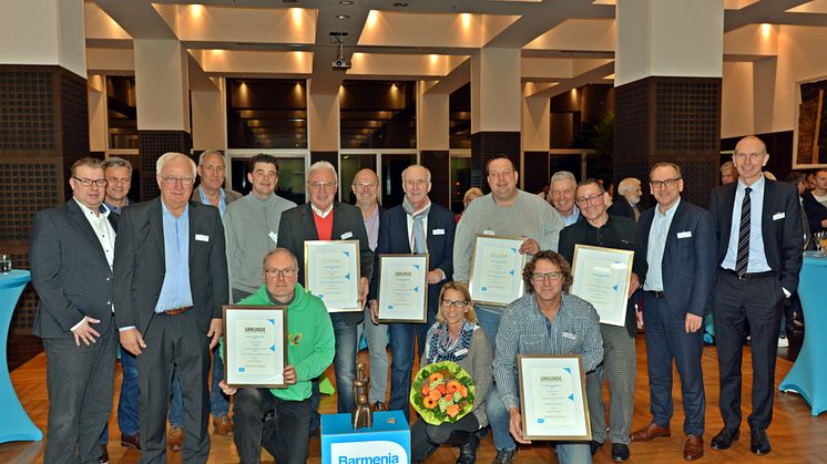 Die Sieger des 43. Barmenia Fairplay Pokals während der Verleihung in den Hauptverwaltungen der Barmenia. (v.l.)