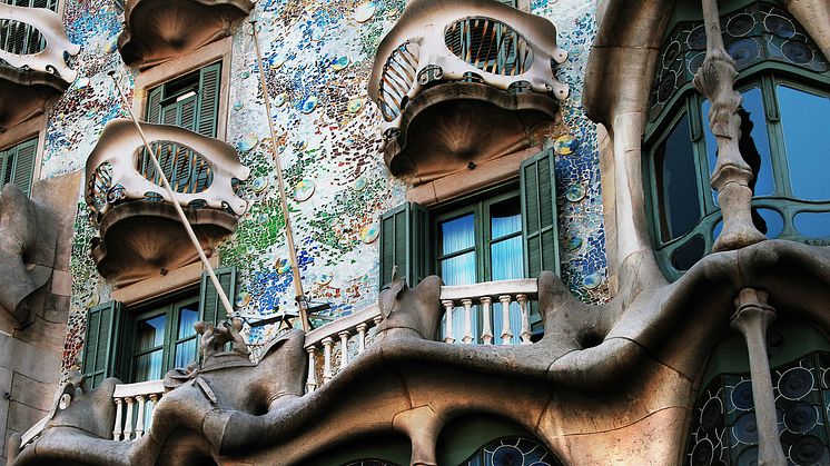 DEST_SPAIN_BARCELONA_BATLLO_HOUSE_GAUDI_GettyImages-470155291_Universal_Within usage period_89450