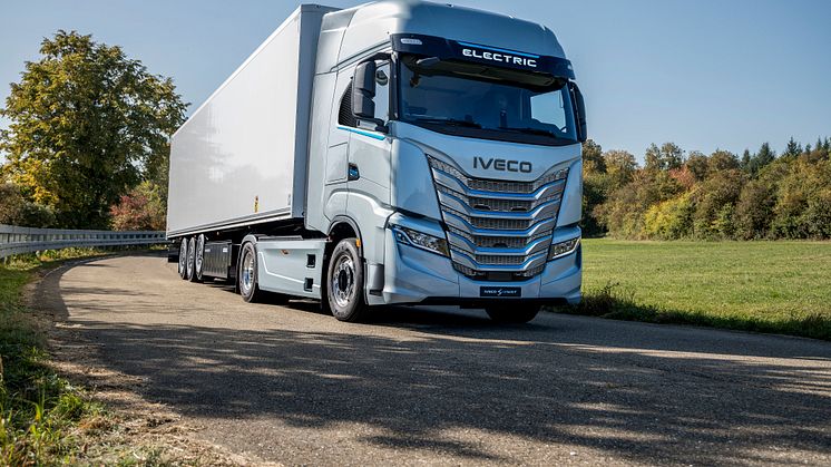 IVECO hjelper kundene med overgangen til elektrisk mobilitet ved hjelp av IVECO S-eWay og eDaily