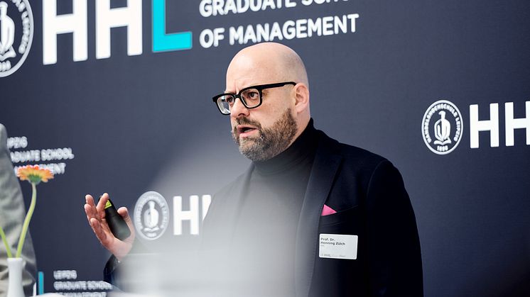 Prof. Dr. Henning Zülch, Studienautor und Inhaber des HHL-Lehrstuhls für Rechnungswesen, Wirtschaftsprüfung und Controlling (Fotograf: Daniel Reiche)