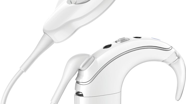 Der Cochlear™ Nucleus® 7 Soundprozessor bietet nun auch direktes Soundstreaming von kompatiblen Android Mobilgeräten (Foto: Cochlear Ltd.)