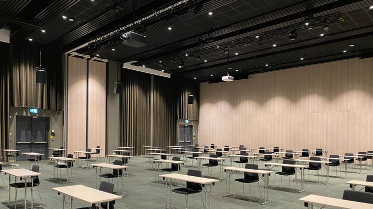 – Vi har lokaler som gjør at vi med enkel tilpasning kan overholde 1-meters-regelen. Det gjør at vi nå kan arrangere både små og større konferanser samtidig som smitteverntiltakene overholdes, sier administrerende direktør Torgeir Silseth.