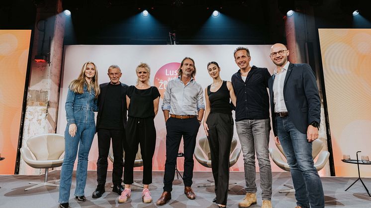 V.l.n.r: Kira Geiss, Klaus Hurrelmann, Svenja Flaßpöhler, Richard David Precht, Elif, Willi Weitzel, Sebastian Bayer