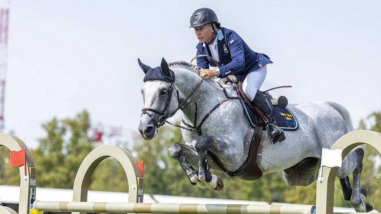 På söndag är det premiär för nya nationshoppningsserien Longines League of Nations. Rolf-Göran Bengtsson och Zuccero HV ingår i svenska laget. Foto: Roland Thunholm