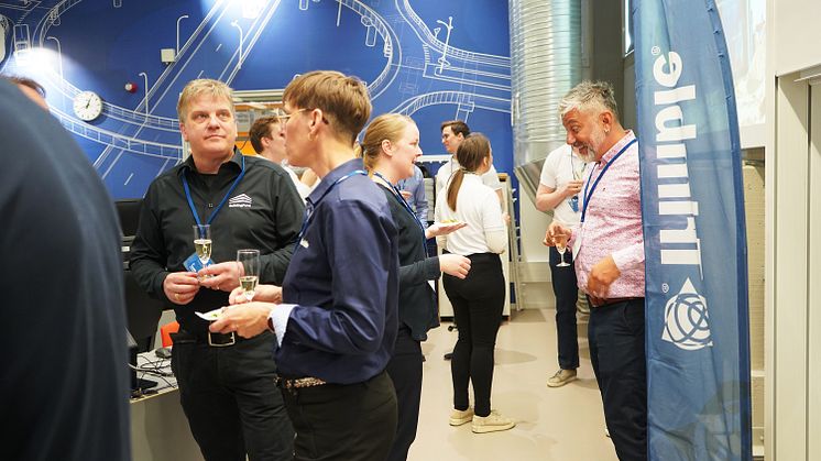 I Trimble Technology Lab på KTH har studenterna tillgång till många av Trimbles hård- och mjukvaror för byggkonstruktion, infrastruktur och avståndsmätning. Foto: Jesper Hellgren