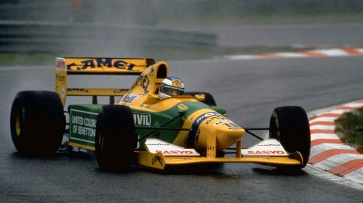 Schumacher a Ford Benetton F1 autójában
