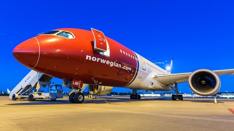 Norwegian Dreamliner Night time