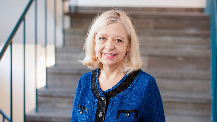 Karin Helander, professor i teatervetenskap vid Stockholms universitet, tillträder som Kungl. Vitterhetsakademiens nya ständige sekreterare.  