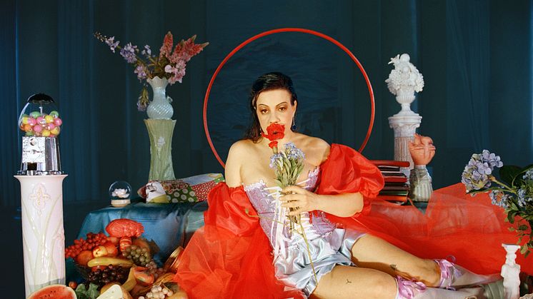 Sara Parkman skaber indlevende folk, der favner og samler både pop og politisk tankegods. Den 6. december kan du opleve hende i Lille VEGA.