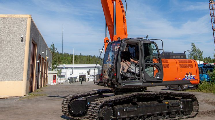 Hitachi ZX350LCH-6 SB_5217