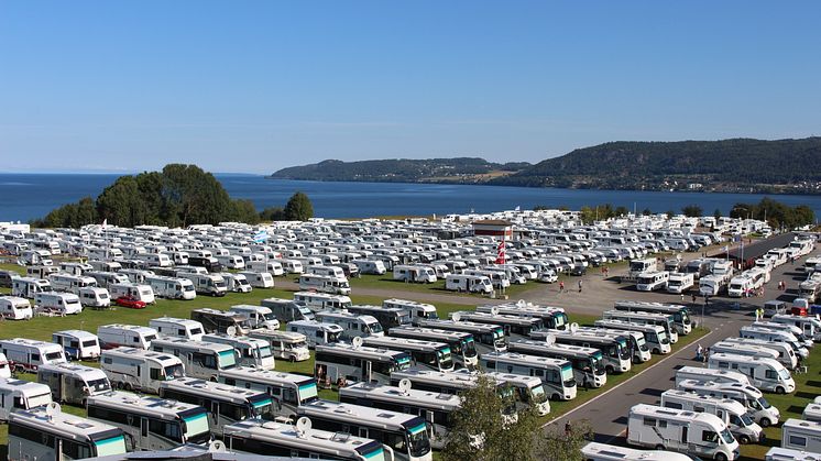 Under Elmia Husvagn Husbil bor cirka 10 000 campare på området.