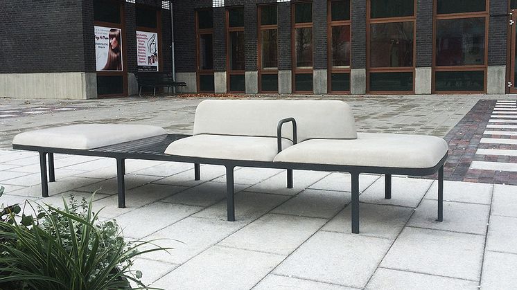 Plymå soffa betong special, Holma torg Malmö