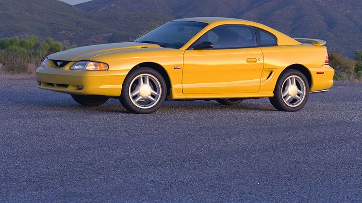 1994-Gen4_ford_mustang_gt_coupe.jpg