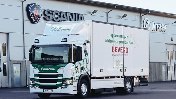 Genom att nu använda en lastbil som helt drivs på el tar Bevego nästa steg mot fossilfria inrikestransporter till 2030.