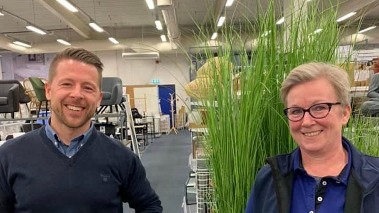 District Manager Thomas Nilsson (t.v.) og Store Manager Sissel Sandstad (t.h.)