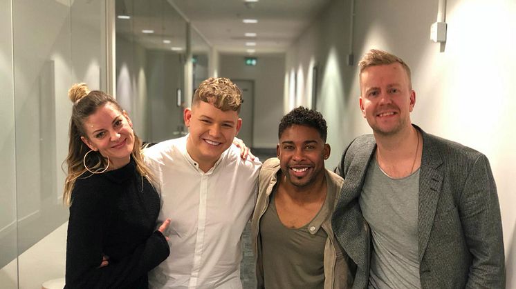 Måns Zelmerlöw och John Lundvik gör succé i England