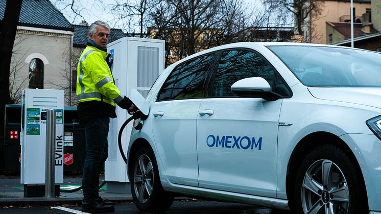 Omexom stärker sitt erbjudande inom E-mobilitet – bygger 100 nya laddstationer i Stockholm