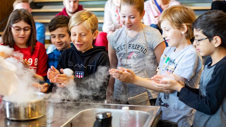 Snacka STEM, engagera unga för teknik