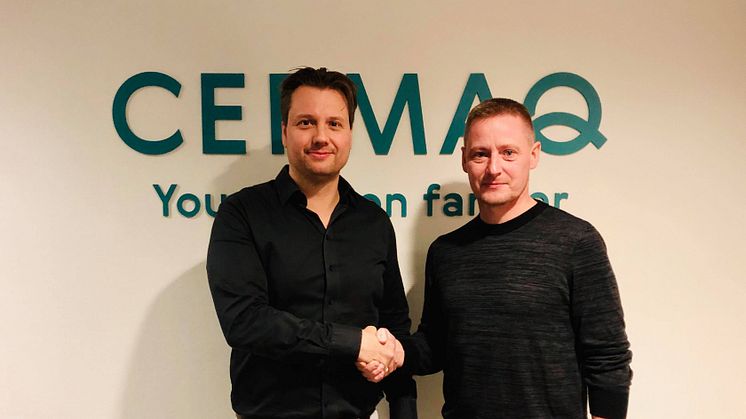 Cermaq has signed an agreement with SFI to support development of the SFI delousing system. Harald Takle, R&D Manager Farming Technology in Cermaq Group (left) and Eyðbjørn Hansen, Managing Director of Sea Farm Innovations (right)