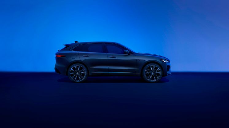 F-PACE PLUG-IN HYBRID HAR NU 20 % LÄNGRE RÄCKVIDD OCH SAMTLIGA MODELLER MER STANDARDUTRUSTNING