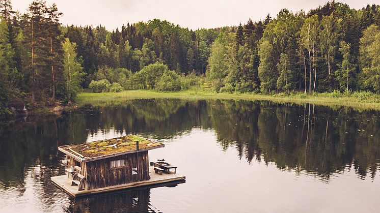 Den flytende hytta på Naturbyn i Värmland. Foto: Ingeborg Lindseth