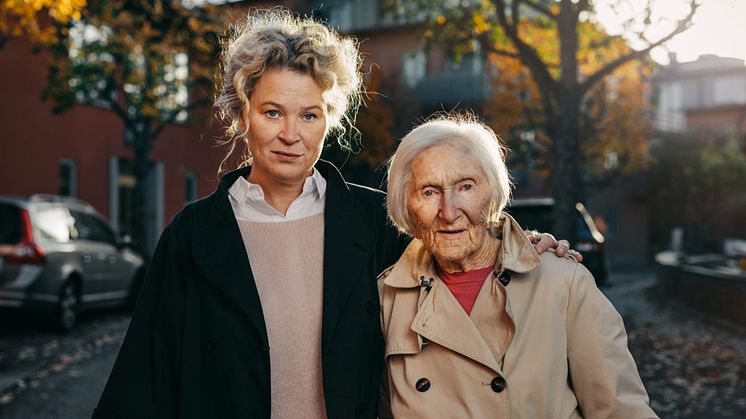 Stina Wirsén och Hédi Fried. Foto: Viktor Gårdsäter/Natur & Kultur