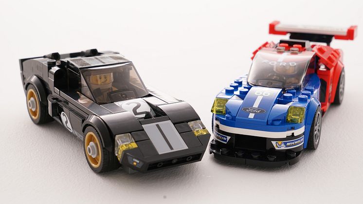 Ford GT40 och nya Ford GT i LEGO-miniatyrer.