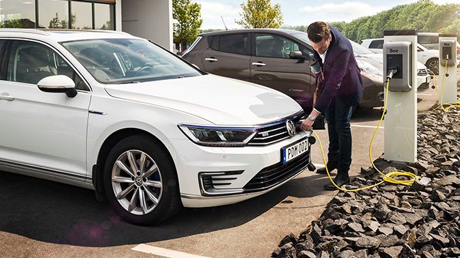 Utbyggnaden av laddoaserna startar i november och i början av år 2020 ska det vara klart. 