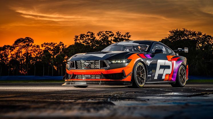 Ford avduker den nye racingbilen Mustang GT4