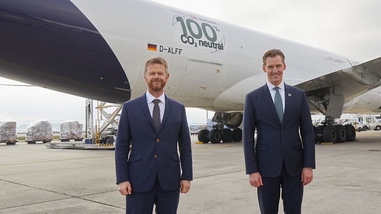v.l.n.r.: Peter Gerber, CEO Lufthansa Cargo und Jochen Thewes, CEO DB Schenker