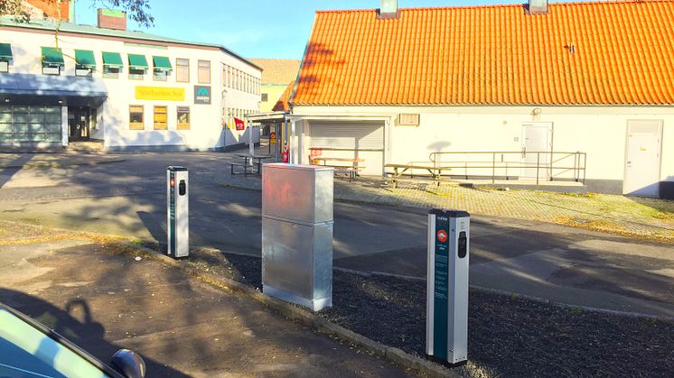 De två nya laddstationerna från CLEVER i Simrishamn