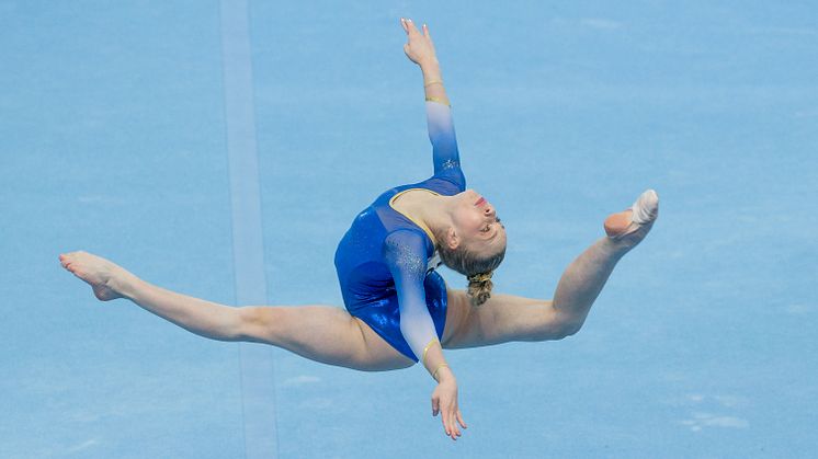 Jonna flyger in i barrfinalen och Jessica Castles klar för mångkampsfinal på EM