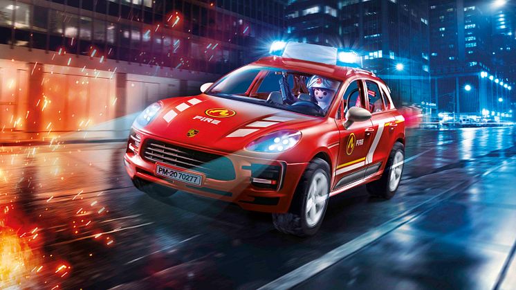 Rettung aus brenzligen Situationen: Einsatz für den Porsche Macan S Feuerwehr von PLAYMOBIL!