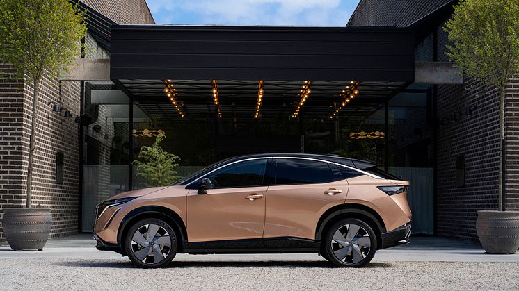 Fra og med 3. mai setter Nissan ned prisen på den populære Nissan Ariya. Prisene justeres ned med mellom 40 000 og 50 000 kr, avhengig av modell. Dette betyr en innstegspris for Nissan Ariya 63 kWt og forhjulstrekk på 349 300,-*, og for Ariya med 87 