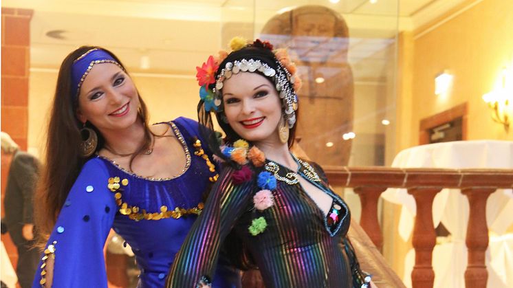 Bauchtänzerinnen in traditionellen Kostümen repräsentieren das Partnerland Ägypten auf der diesjährigen Touristic & Caravaning International