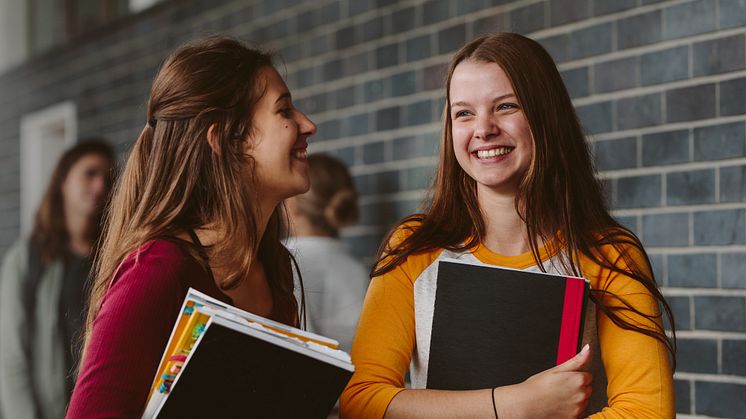 Lärarstudenter ska lära sig använda och värdera läromedel, genom ett nytt examensmål.