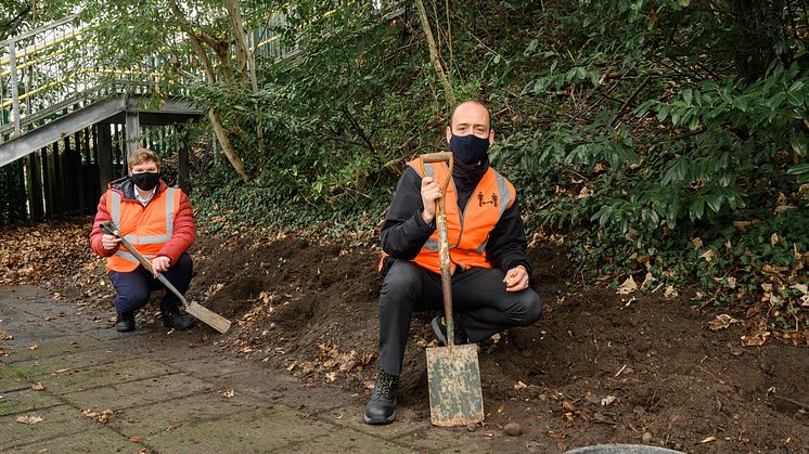 Bulbs by the bucket-load: Groundwork East's James Newell (left) and Tom Moran from Govia Thameslink Railway launch their station landscaping and artwork partnership