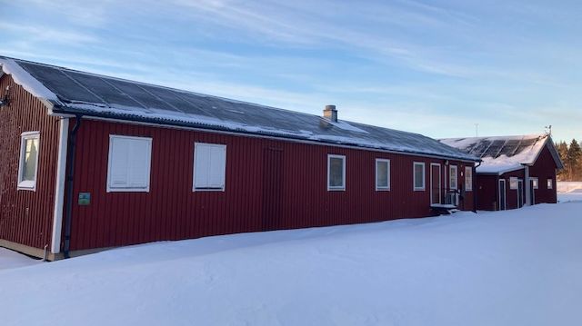 Linghem SK i Östergötland tar miljöarbetet på allvar och genererar egen energi från solcellsanläggning, med hjälp av Energiinitiativet.