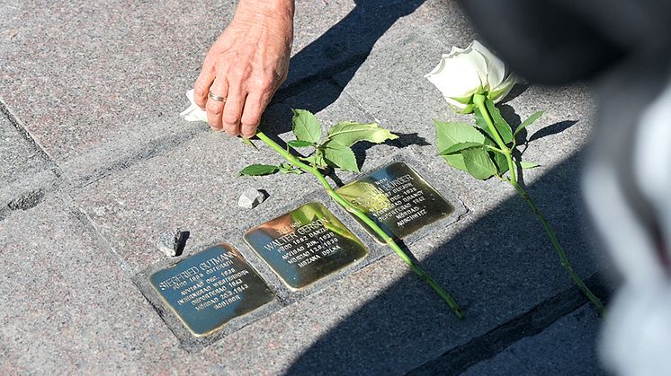 Siegfried Gutmann, Walter Gerson och Schulim Bürger hedras med en Snubbelsten var. Foto: Paulina Nordling, Malmö stad