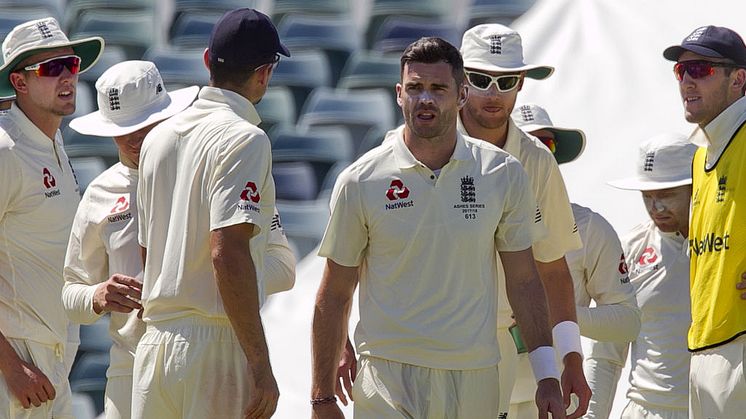 Jimmy Anderson with teammates at the WACA.  IMAGE RESTRICTED TO EDITORIAL USE - STRICTLY NO COMMERCIAL USE (Photo credit should read TONY ASHBY/AFP/Getty Images)