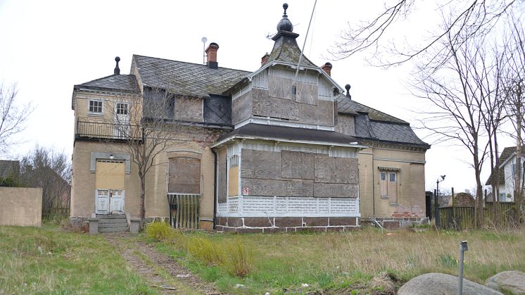 Rivningshotade hus i Åhus säljs