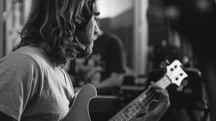 Den australske singer-songwriter Matt Corby giver lyd fra sig i VEGA efter 2 års tavshed