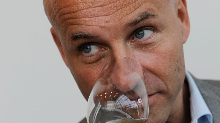 Med näsa för champagne – Richard Juhlin föreläser i Stockholm