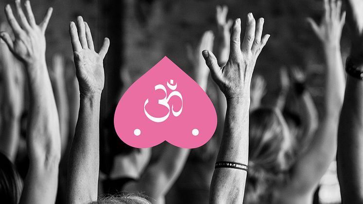 Hela Sverige yogar mot bröstcancer