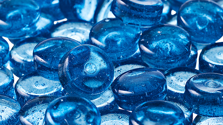 The Chr. Hansen R&D and application team have developed a unique, liquid blue that protects the color in that instant it hits the extremely hot candy mass.