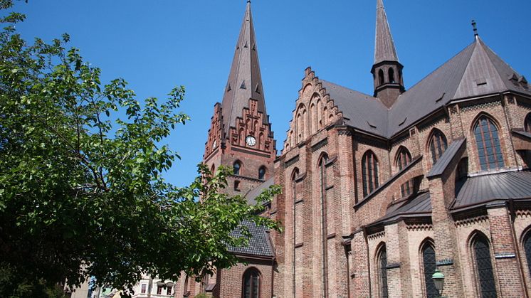 Lördag den 27 juni klockan 18.00 firas helgmålsbön i S:t Petri kyrka i solidaritet för Malmö stads mångfald! 