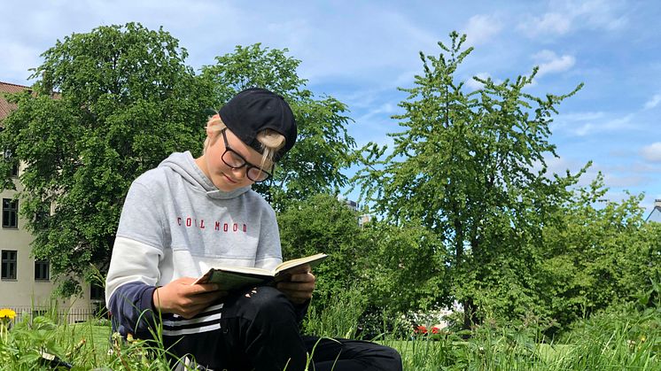 Lesekampanjen Sommerles bidrar til leseglede og hjelper barn å vedlikeholde leseferdighetene gjennom sommerferien. Foto: Lars Schwed Nygård/Deichman