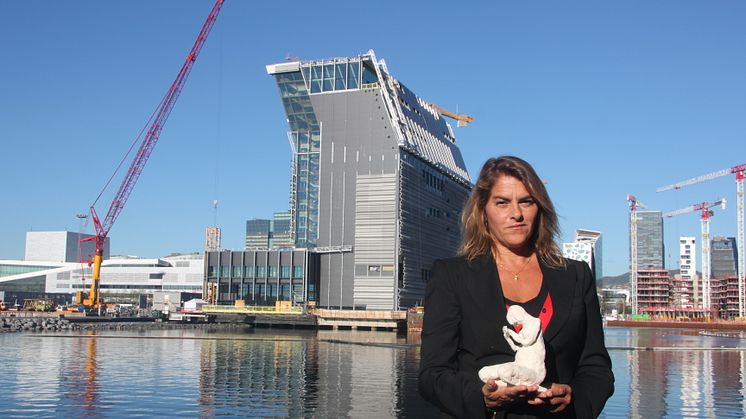 Tracey Emin in front of MUNCH, Oslo