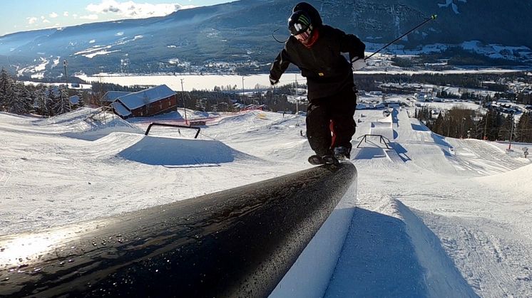 På lördag drar tävlingarna på X Games i Hafjell igång med Big Air och Knuckle Huck i Snowboard och Freeski. På Söndag blir det Slopestyle. Henrik Harlaut har chans på medalj i alla discipliner. Bild Niklas Eriksson. (Får användas redaktionellt.)